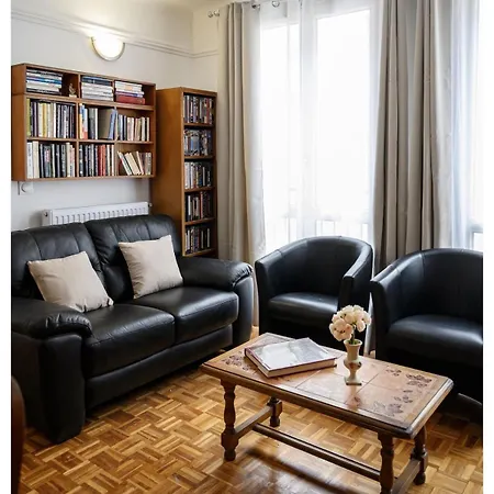 Apartment Classic Retro Vibe 15 Min From Paris