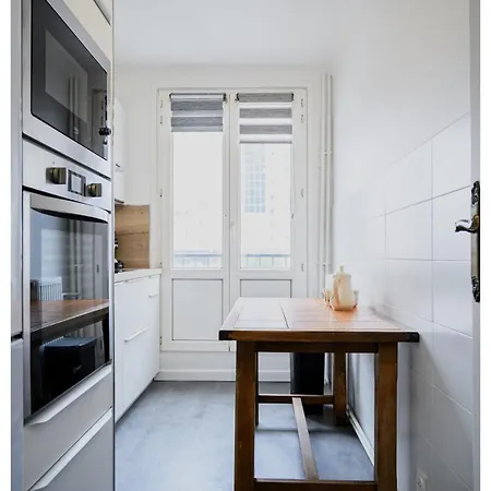 Classic Retro Vibe 15 Min From Paris Apartment
