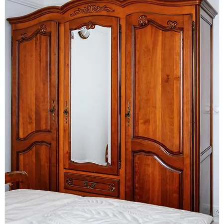 Apartment Classic Retro Vibe 15 Min From Paris *