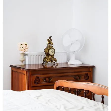 Classic Retro Vibe 15 Min From Paris Apartment