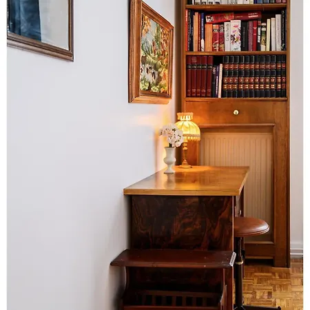 Apartment Classic Retro Vibe 15 Min From Paris